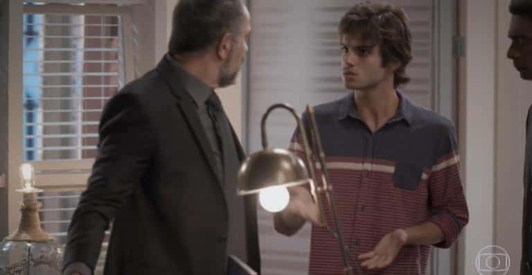 Fabinho e Germano em cena da novela Totalmente Demais (Foto: Divulgação)