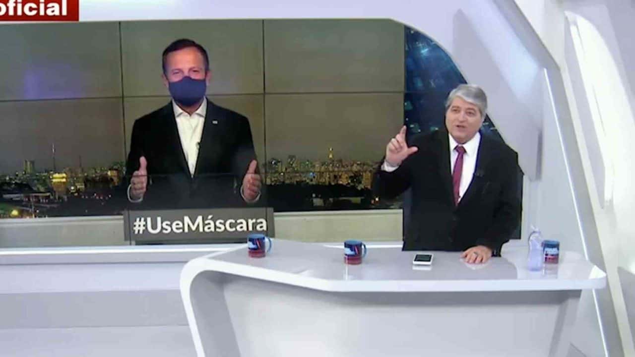 João Dória e Datena riram da cena protagonizada por Jair Bolsonaro (Foto: Reprodução)