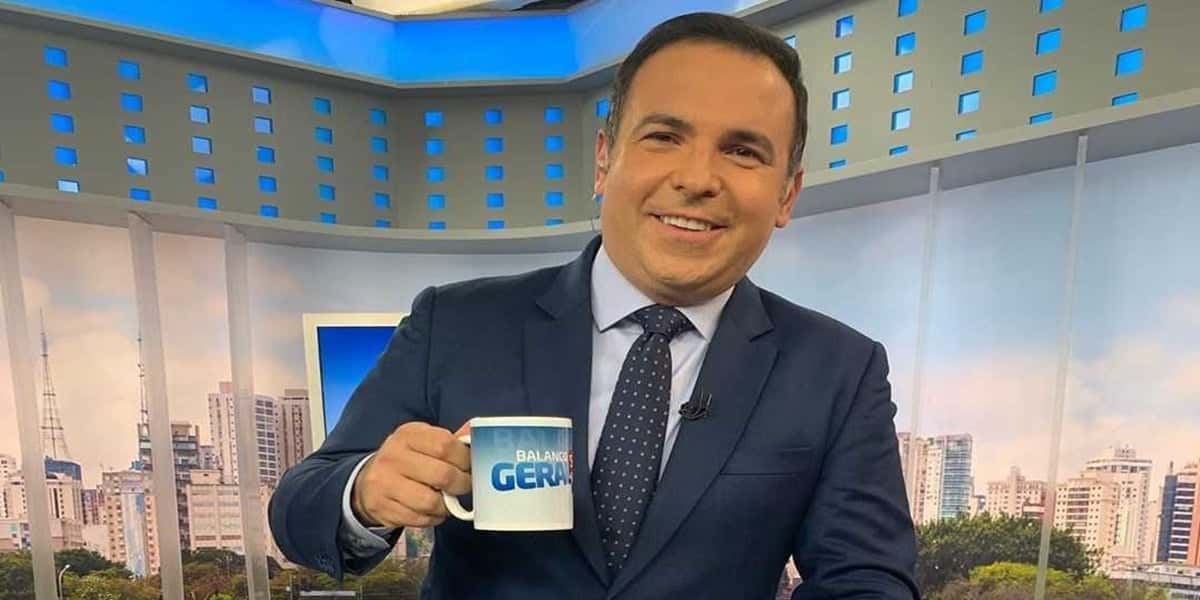 Reinaldo Gottino comanda o programa Balanço Geral nas tardes da Record (Foto: Reprodução)