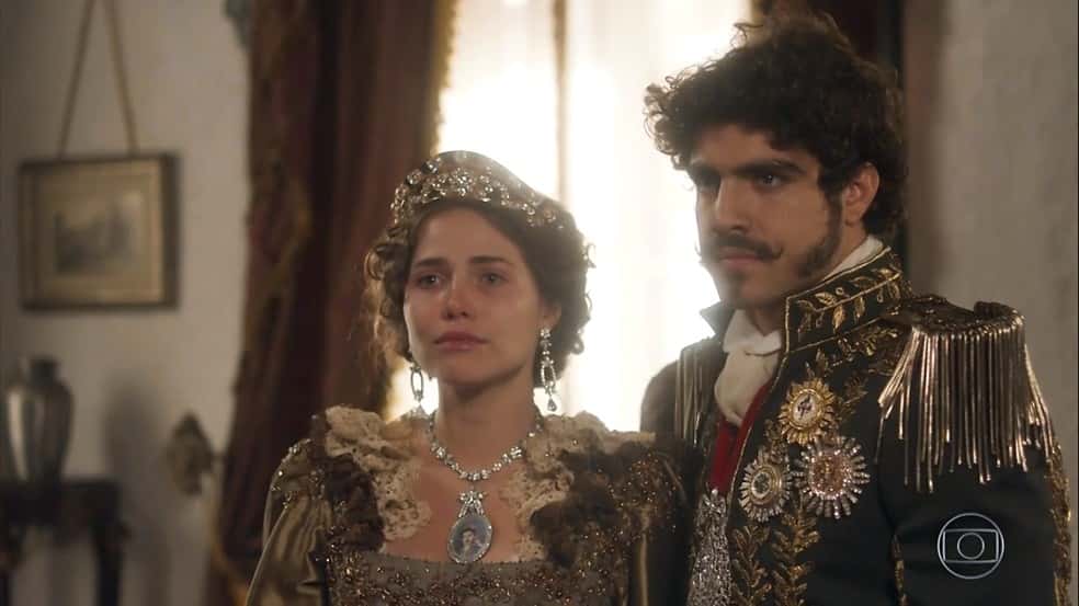 Dom Pedro fica ao lado de sua esposa em Novo Mundo (Foto: Reprodução/Globo)