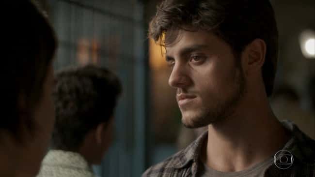 Jonatas em cena de Totalmente Demais (Foto: Montagem/TV Foco)