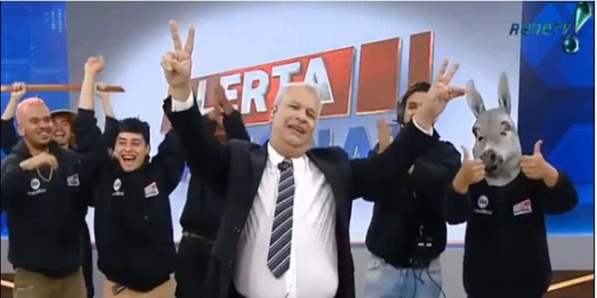 Sikêra Jr pegou público de surpresa com anuncio (Foto: Reprodução)