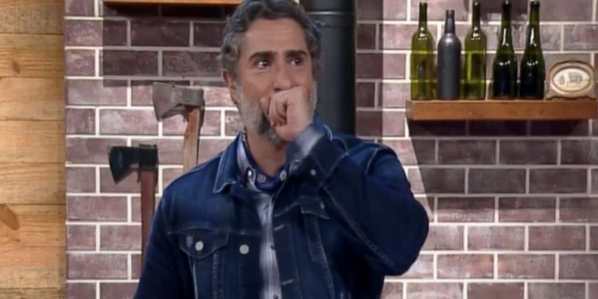 Marcos Mion ficou bastante emocionado durante a transmissão ao vivo de "A Fazenda 12" (Foto: Reprodução / Record)