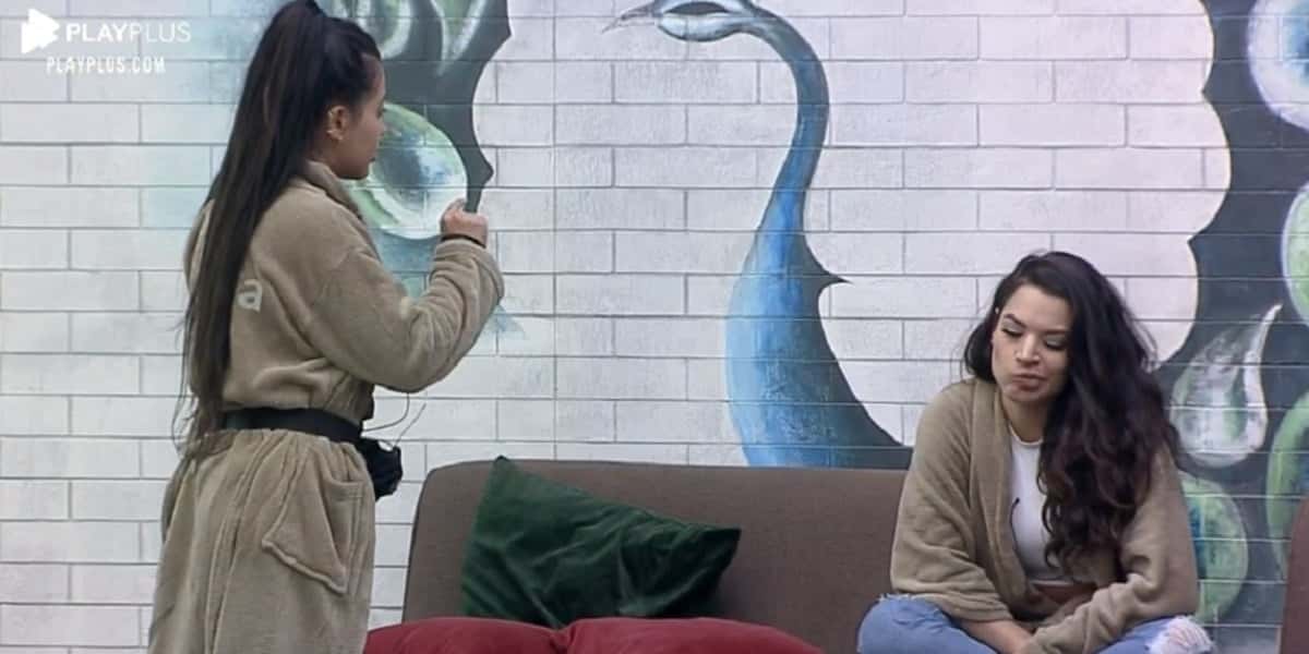 MC Mirella discutiu com Raissa Barbosa (Foto: Reprodução)