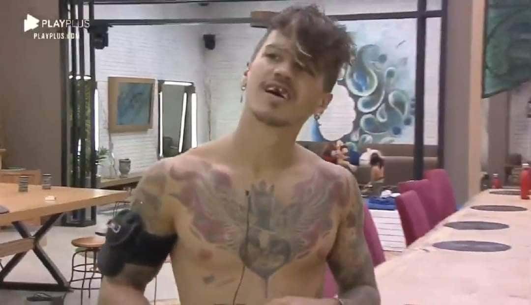 Biel surgiu sem dentes em A Fazenda 12 (Foto: Divulgação)