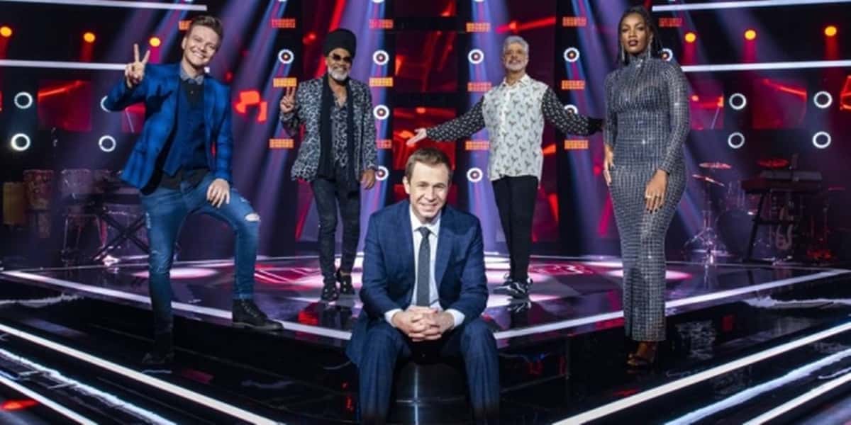 O The Voice Brasil viu sua audiência cair por causa de A Fazenda 12 (Foto: Divulgação)