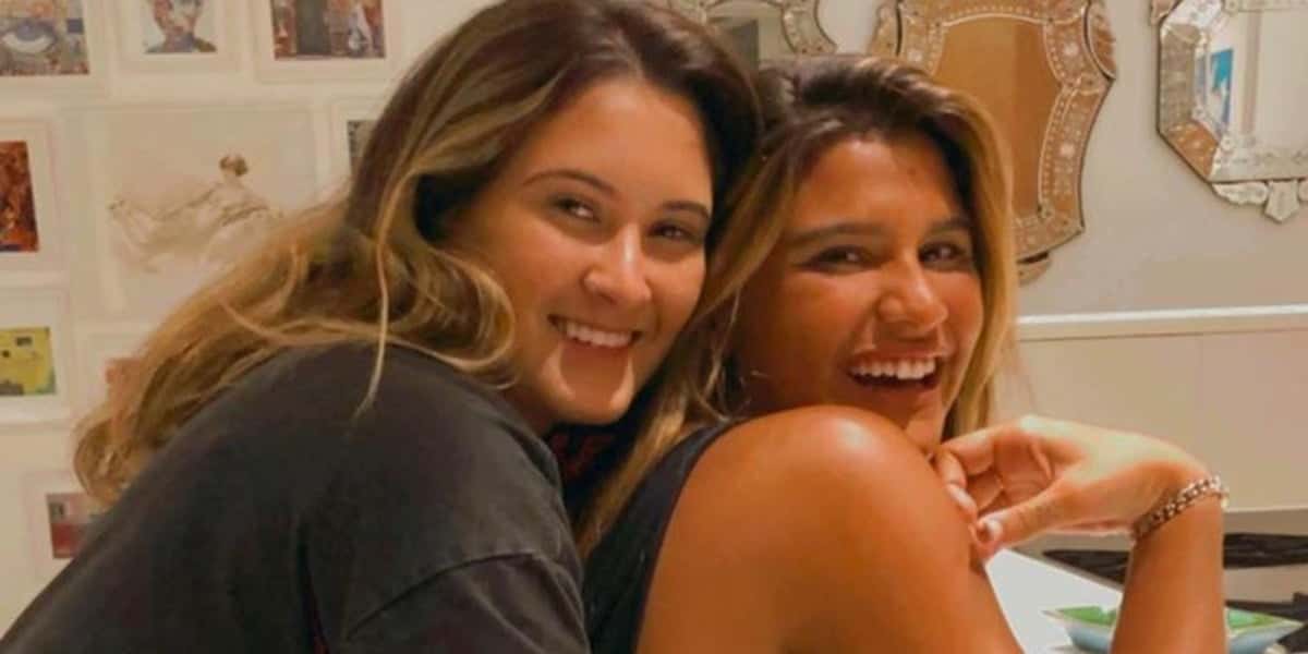 Bia Bonemer e Giulia Costa são muito amigas, sendo até "shippadas" pelos internautas (Foto: Reprodução / Instagram)