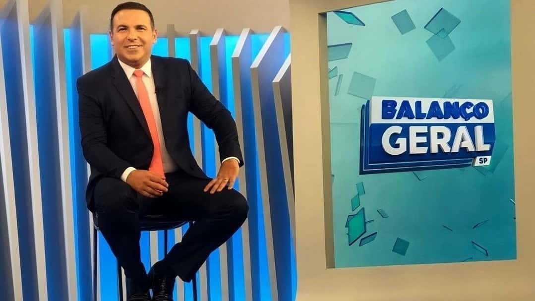 Reinaldo Gottino deu uma notícia às pressas no Balanço Geral (Foto: Reprodução)