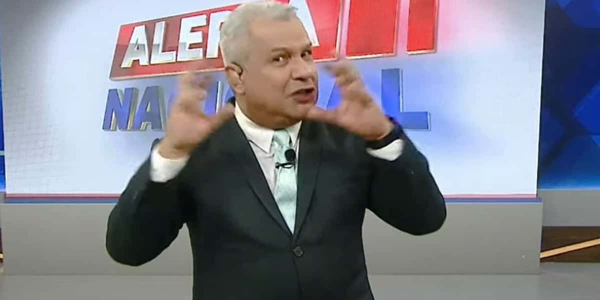Sikêra Jr revoltado no Alerta Nacional (Foto: Reprodução / RedeTV!)
