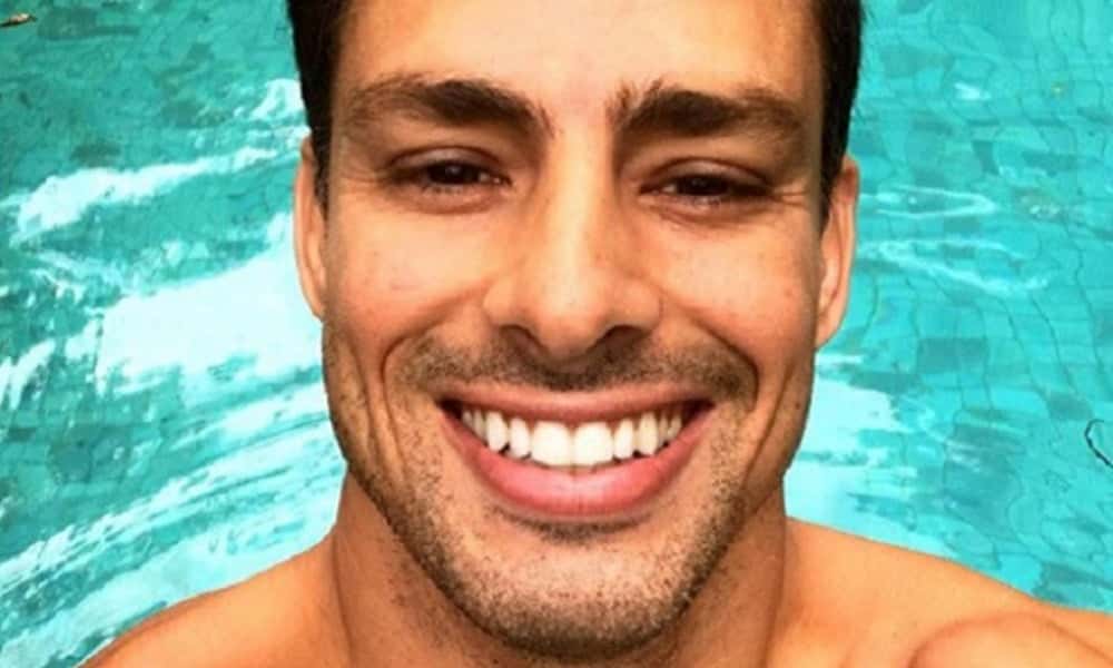 Cauã Reymond tem irmão considerado por muitos como o homem mais bonito do Brasil (Foto: Reprodução)