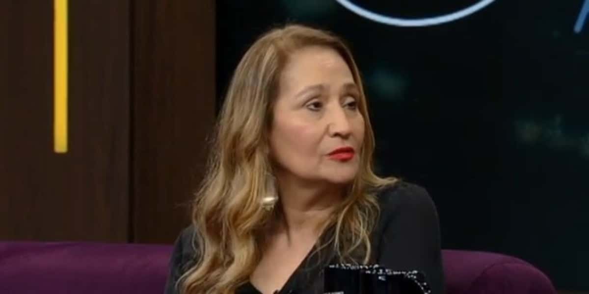 Sonia Abrão apresenta o "A Tarde é Sua" (Foto: Reprodução/Record)