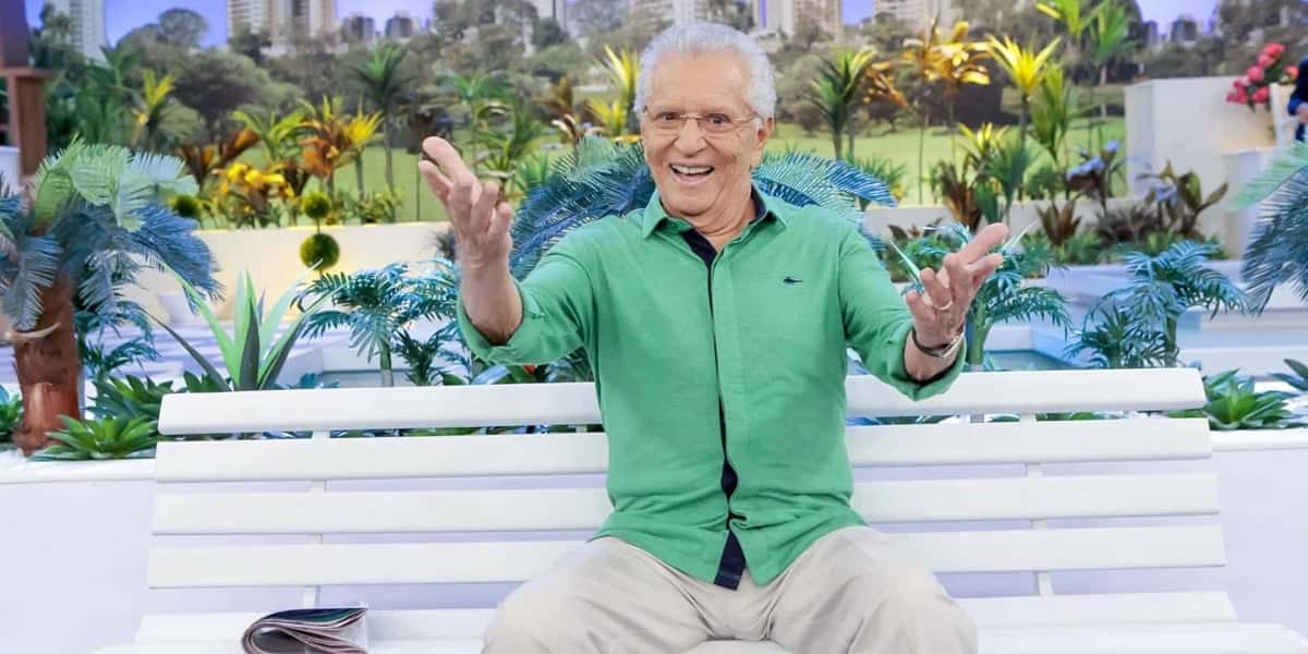 Carlos Albertou foi muito bem de audiência com A Praça É Nossa (Foto: Reprodução / SBT)