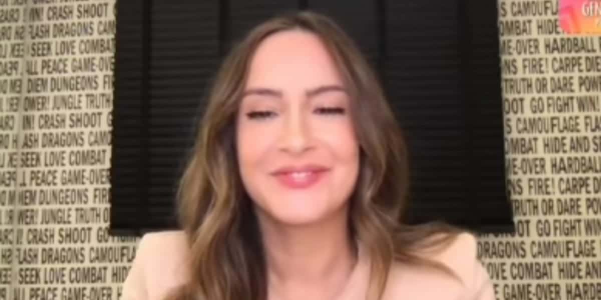 Claudia Leitte tem entrevista ao vivo invadida no "É de Casa" (Foto: Reprodução)