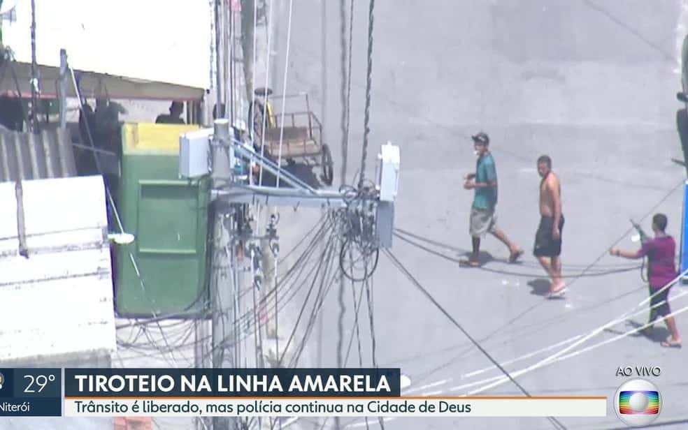 Globo deixa repórteres expostos no Globocop (Foto: Reprodução)