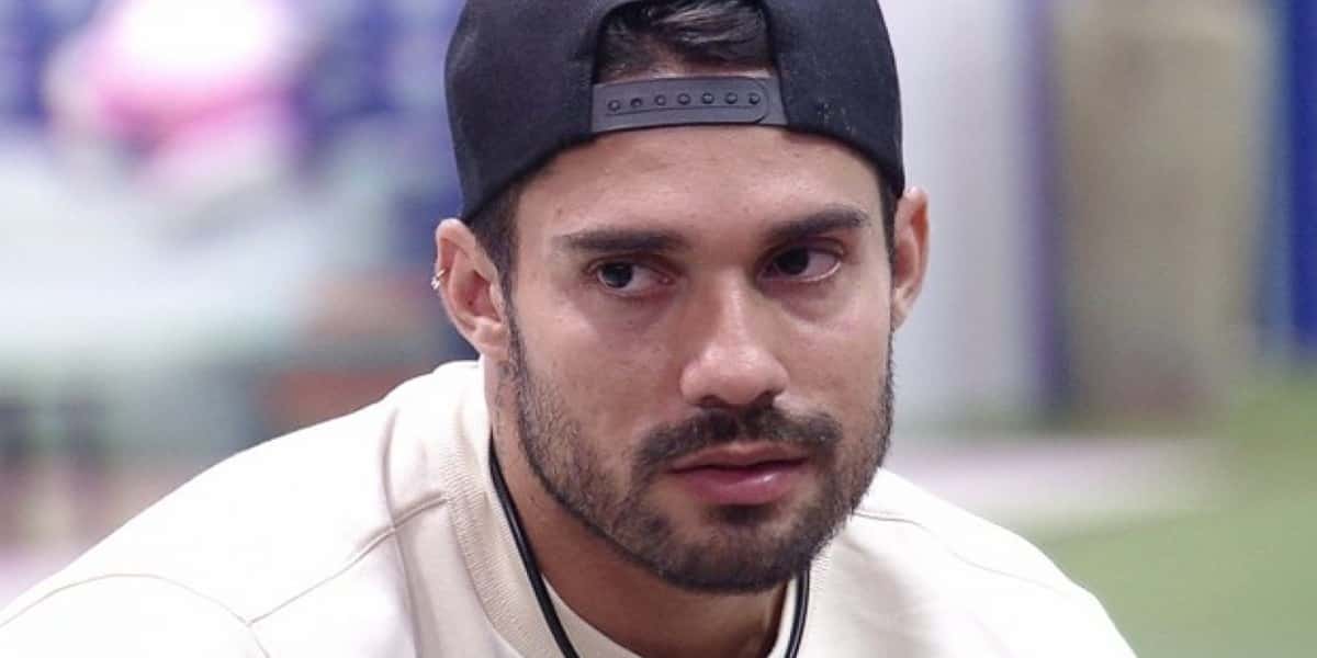 Arcrebiano foi humilhado por Projota no jogo da discórdia do "BBB 21" (Foto: Reprodução / TV Globo)