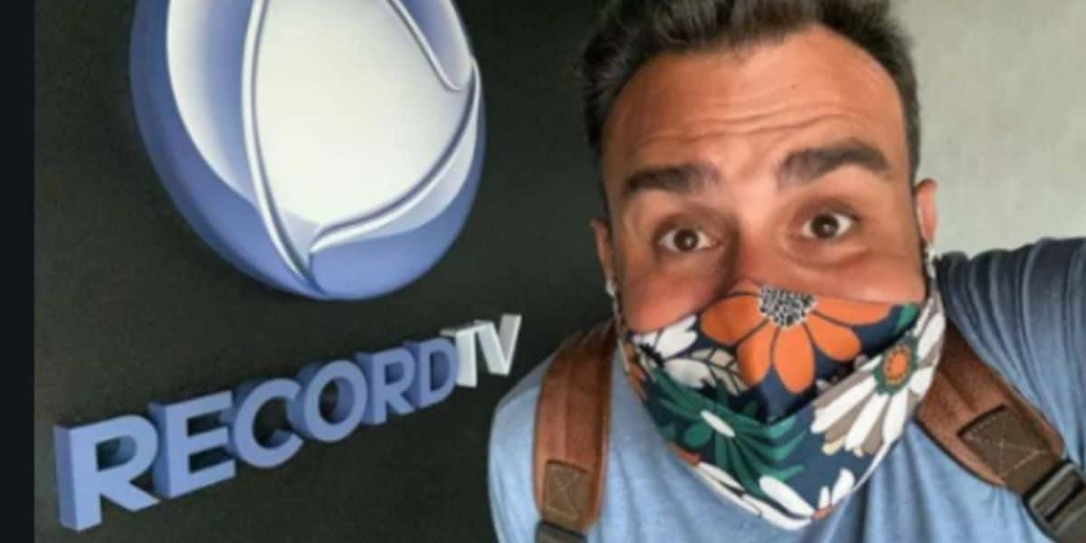 Fábio Ramalho, âncora da Record TV (Foto: Reprodução)