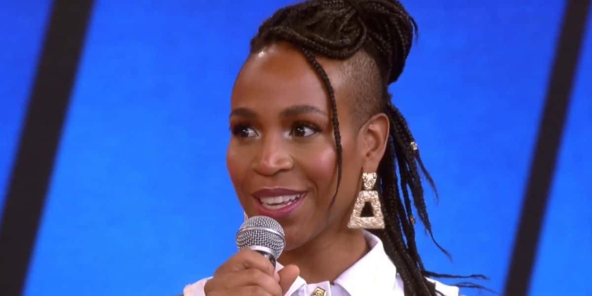 Karol Conká após sua eliminação no BBB21 (Foto: Reprodução / Globo)