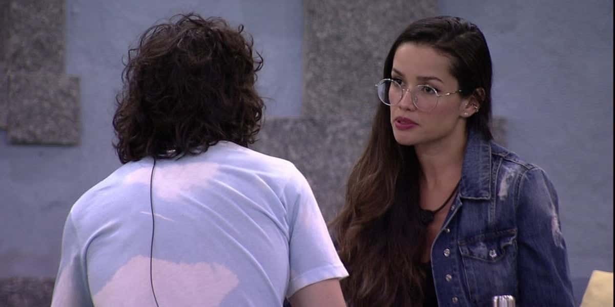 Fiuk em conversa com Juliette (Foto: Reprodução)