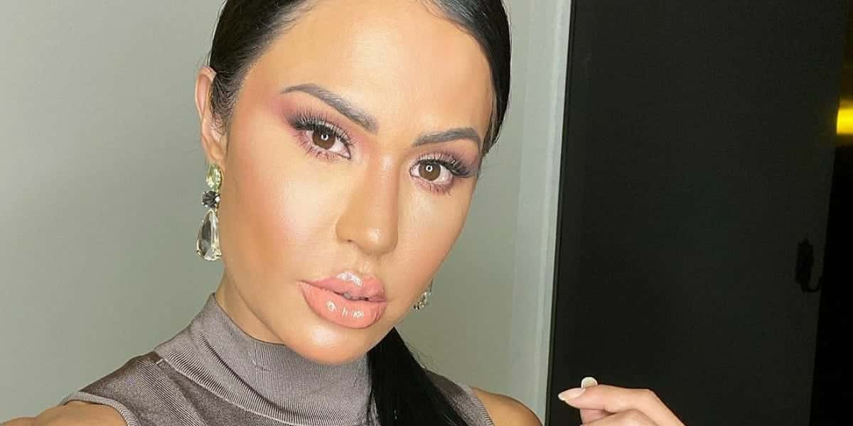 Gracyanne Barbosa surgiu com calcinha atolada em foto (Foto: Reprodução)