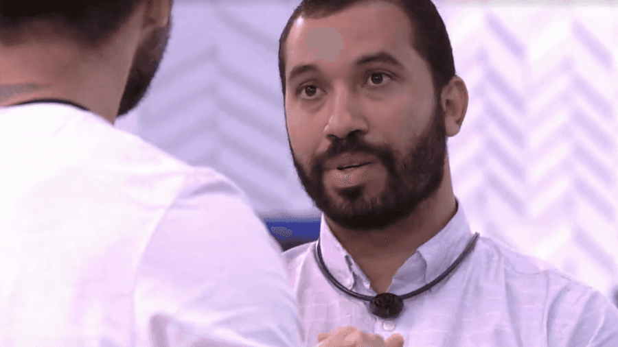 Arthur e Gilberto tiveram uma conversa decisiva após a formação do paredão no BBB21 (Foto: Reprodução)