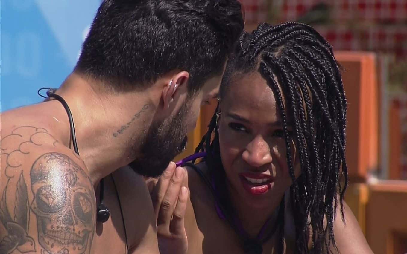 Karol Conká e Arcrebiano (Foto: Reprodução / Globo)
