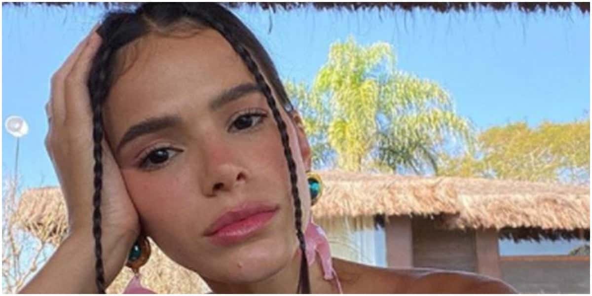 Bruna Marquezine engatou um romance com Enzo Celulari (Foto: Reprodução)
