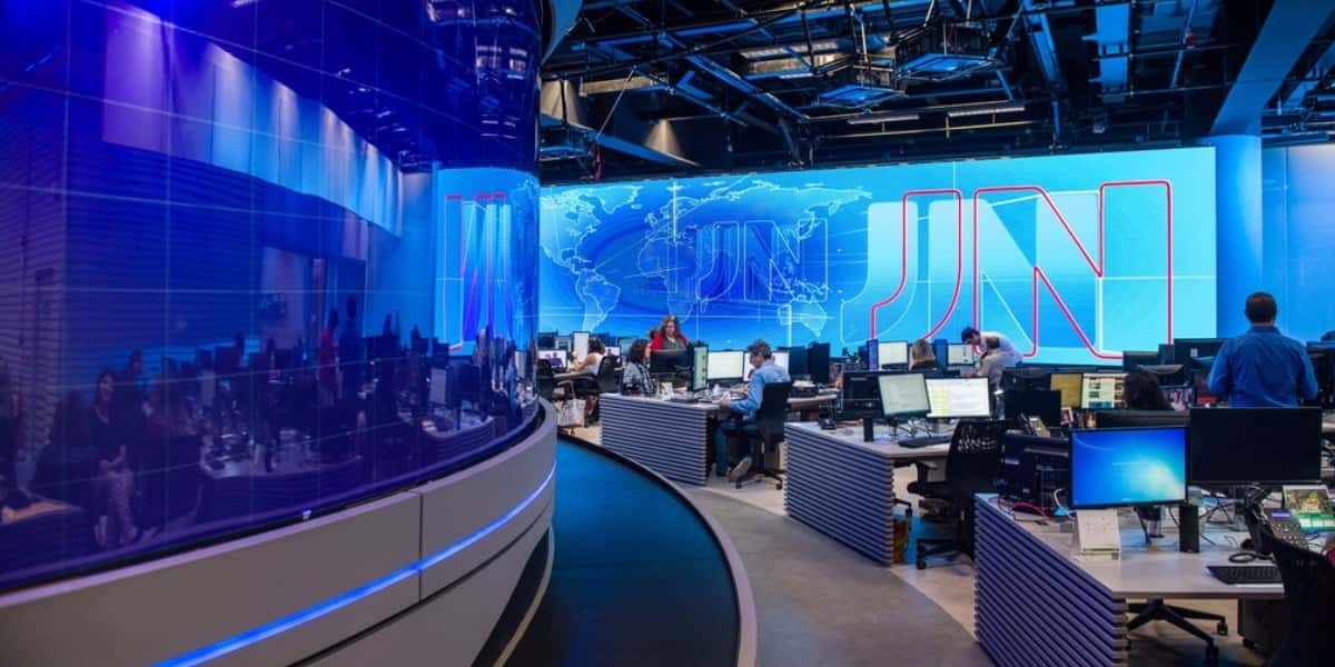 Âncora do Jornal Nacional caiu no choro - Foto: Reprodução/ Internet