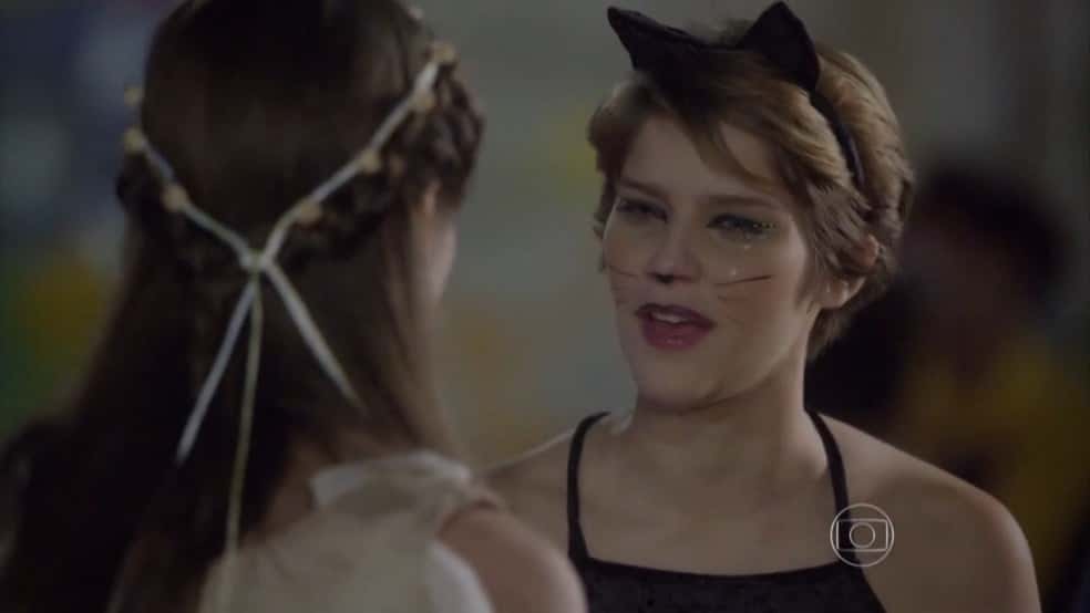 Karina briga com a irmã em Malhação (Foto: Reprodução/Globo)
