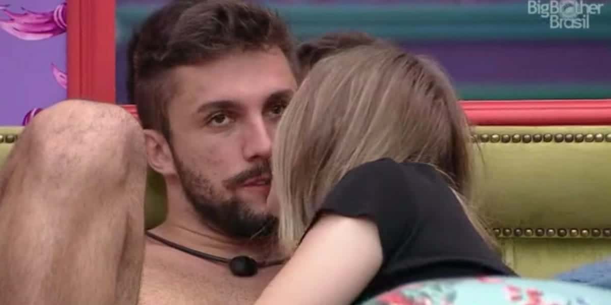 Projota dá sua opinião sobre a relação do amigo (Foto: Reprodução)