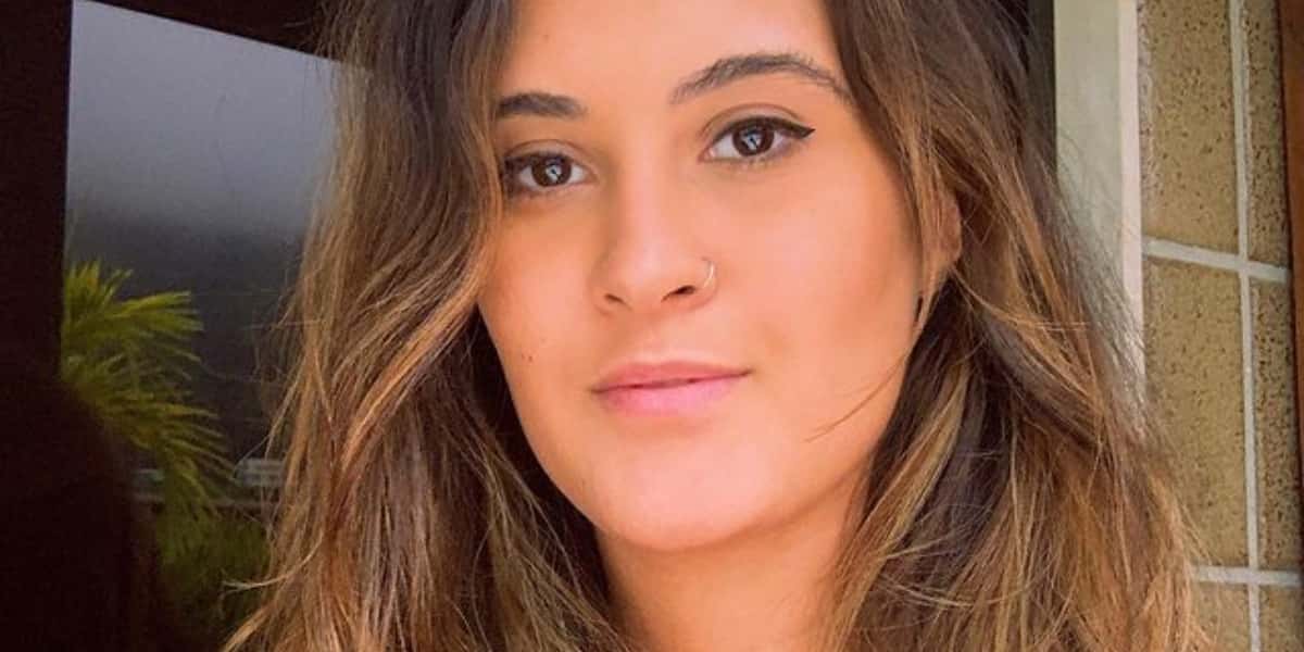 Beatriz Bonemer mostra ter talento para a área musical (Foto: Reprodução)