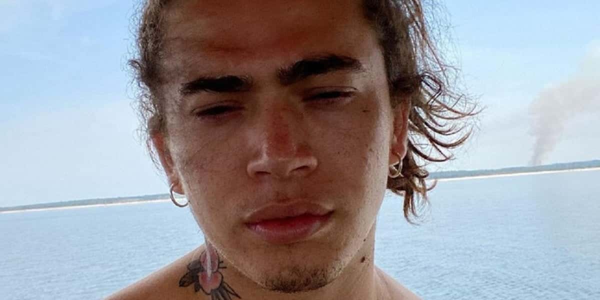 Whindersson Nunes cancelou sessões de autógrafos após passar mal (Foto: Reprodução)