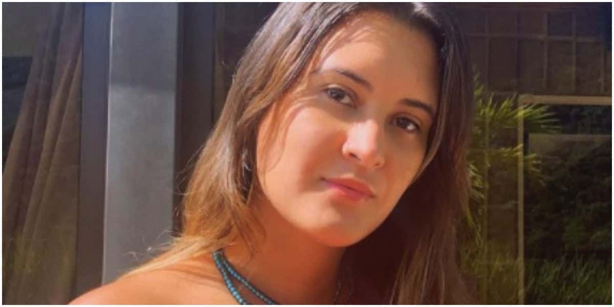 Bia Bonemer surgiu acompanhada de duas loiras bonitonas e a publicação rendeu altos elogios (Foto: Reprodução)
