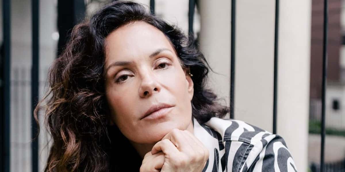 Carolina Ferraz é apresentadora do "Domingo Espetacular", da Record (Foto: Reprodução/Instagram)
