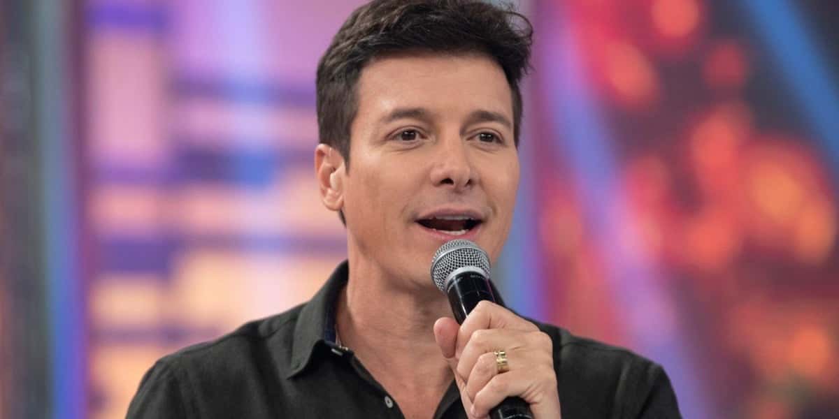 Rodrigo Faro sofreu punição severa da Record após resistir em mudança (Foto: Reprodução)