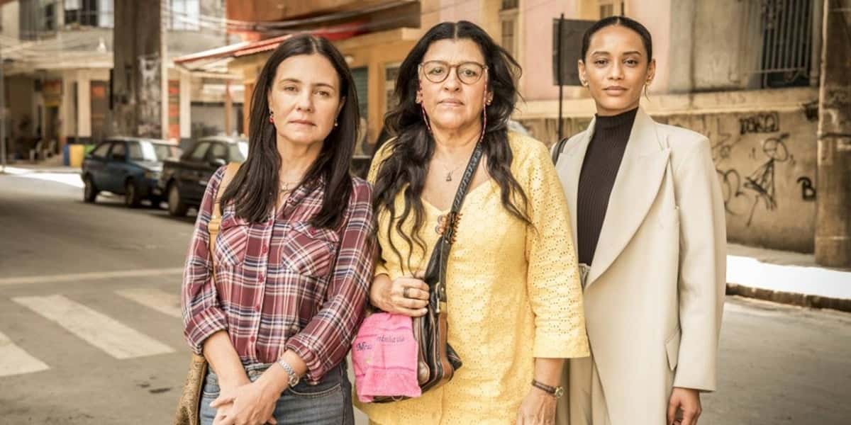 Após pouco mais de 20 capítulos, Amor de Mãe teve seu penúltimo capítulo exibido no horário nobre e bateu quase 40 pontos de audiência no Ibope (Foto: Reprodução / TV Globo)