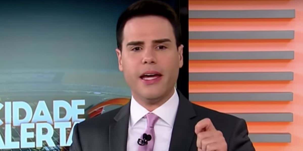 Luiz Bacci no comando do Cidade Alerta (Foto: Reprodução)