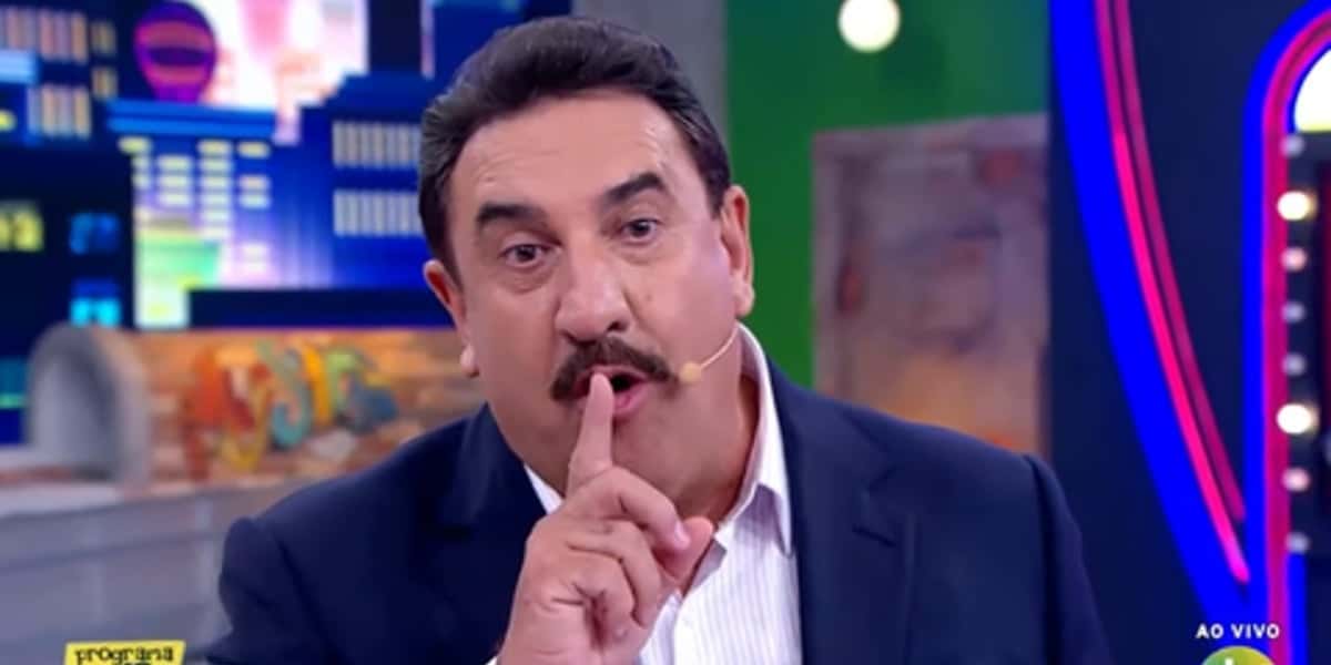 Ratinho está indo de mal a pior no SBT (Foto: Reprodução)