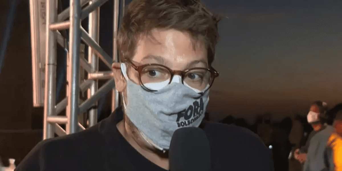 Fábio Porchat com a máscara 'Fora Bolsonaro' (Foto: Reprodução)