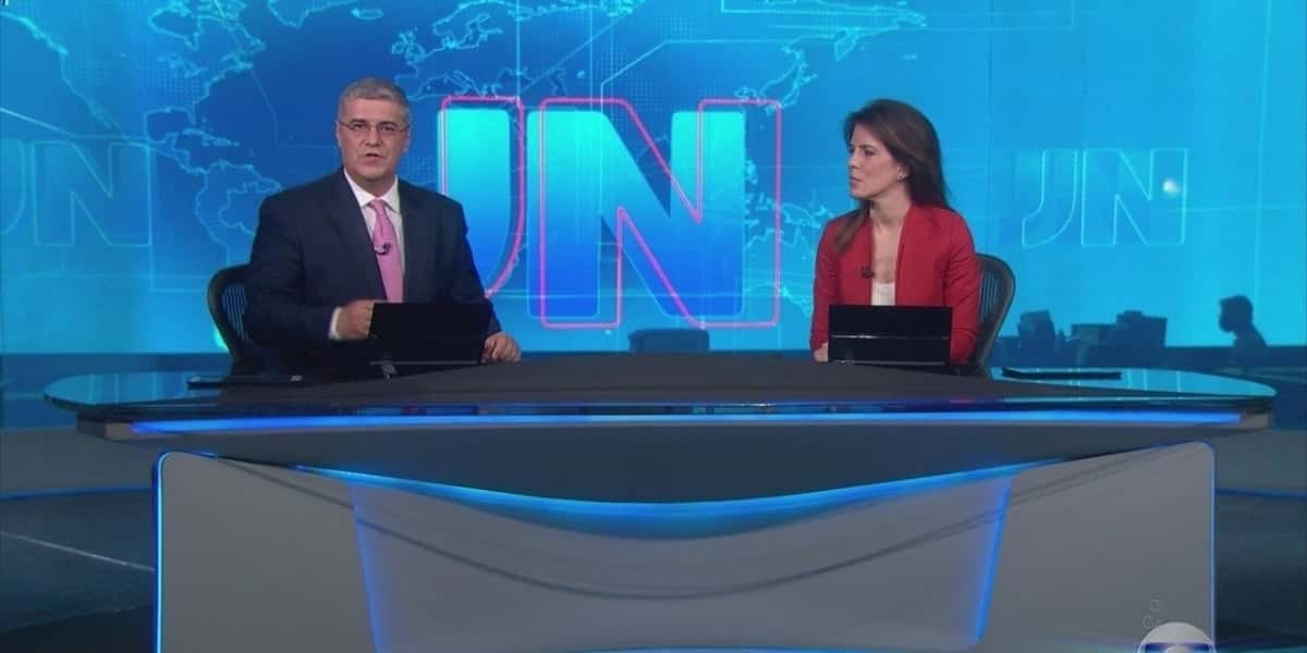 Jornal Nacional exibiu mensagem contra Bolsonaro na TV (Foto: Reprodução)