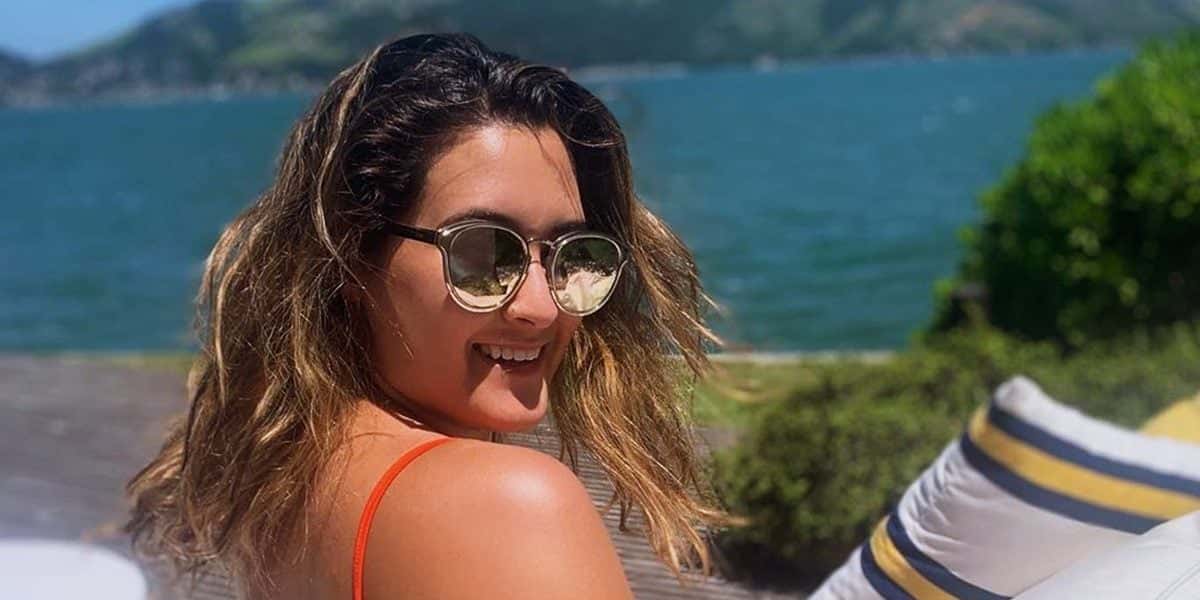 Bia Bonemer deixou o seu corpo finíssimo em evidência em clique (Foto: Reprodução)