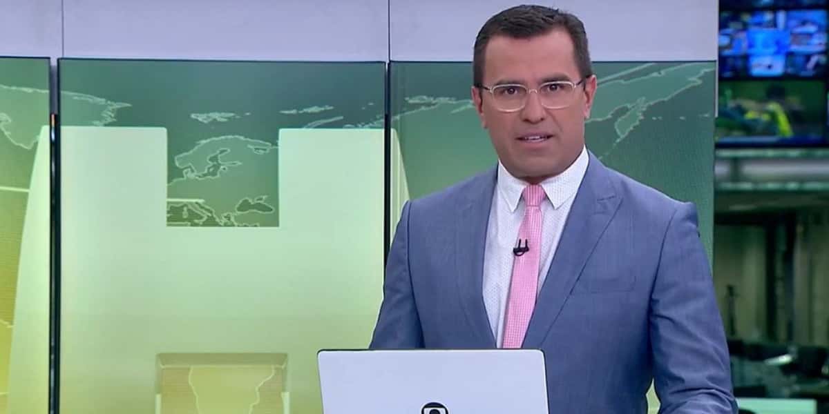Rodrigo Bocardi durante o plantão do Jornal Hoje (Foto: Reprodução)