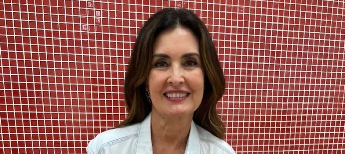 http://tvfoco.uai.com.br/wp-content/uploads/2015/05/Daniela-Mercury.jpg