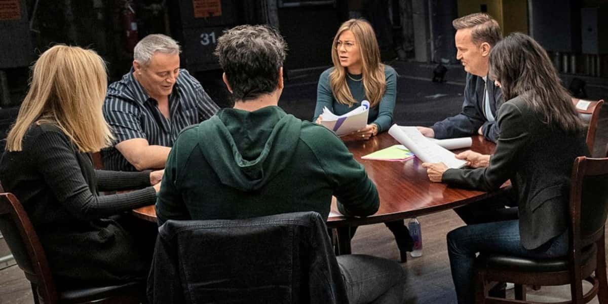 Elenco de Friends nos bastidores da reunião (Foto: Reprodução)