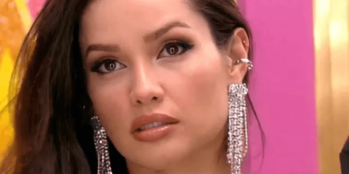 Juliette aparece sendo ameaçada de 'tortura' em vídeo (Foto: Reprodução)