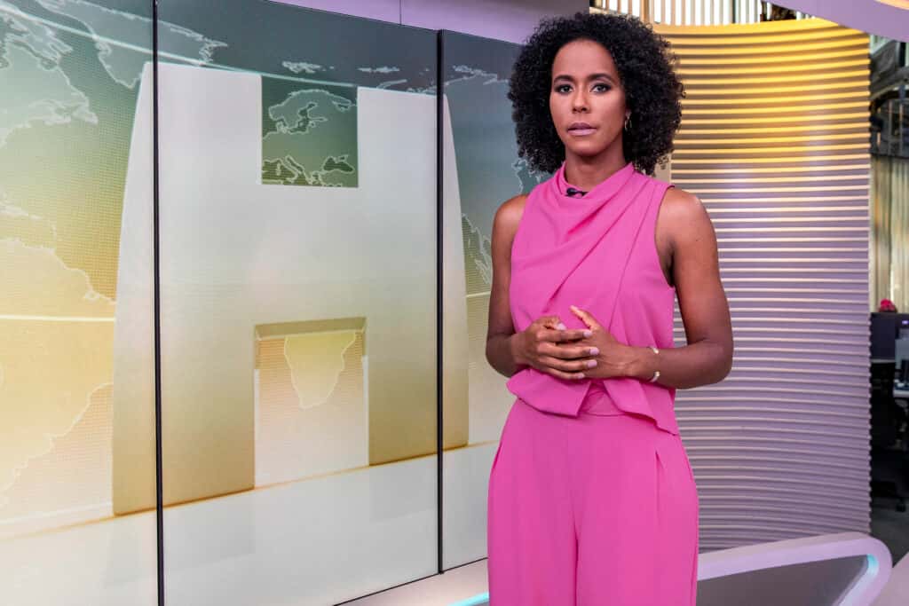 Maju Coutinho no comando do Jornal Hoje (Foto: Fabio Rocha/Globo)