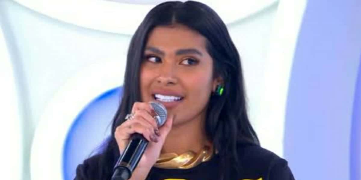 Pocah lembra ataques racistas a filha durante reality durante o programa da Eliana (Foto: Reprodução)