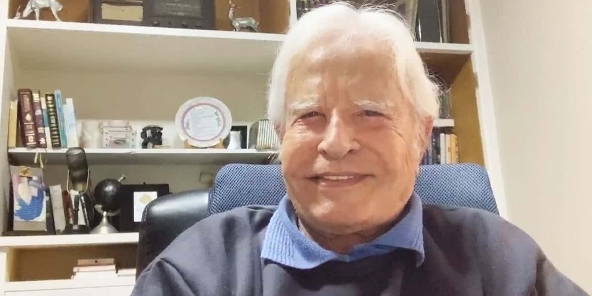 Cid Moreira fatura por atenção aos fãs (Reprodução: Globo)