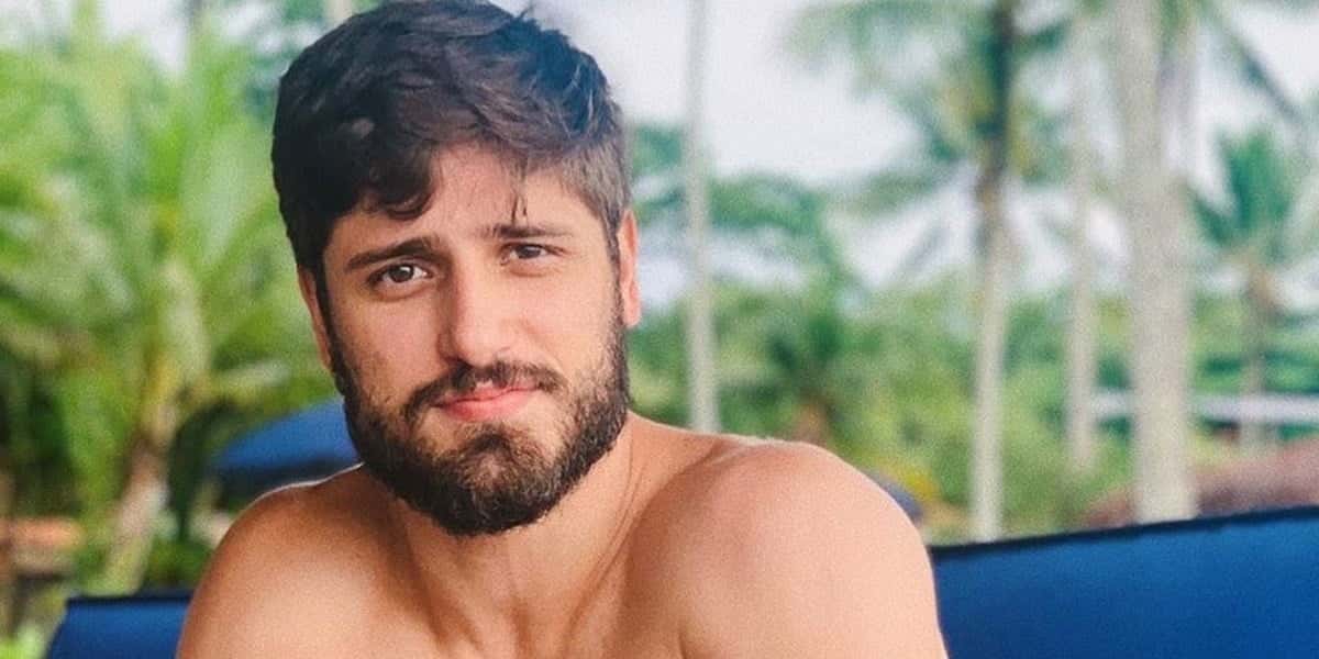 O ator Daniel Rocha está no ar com a reprise de "Império" (Foto: Reprodução / Instagram)