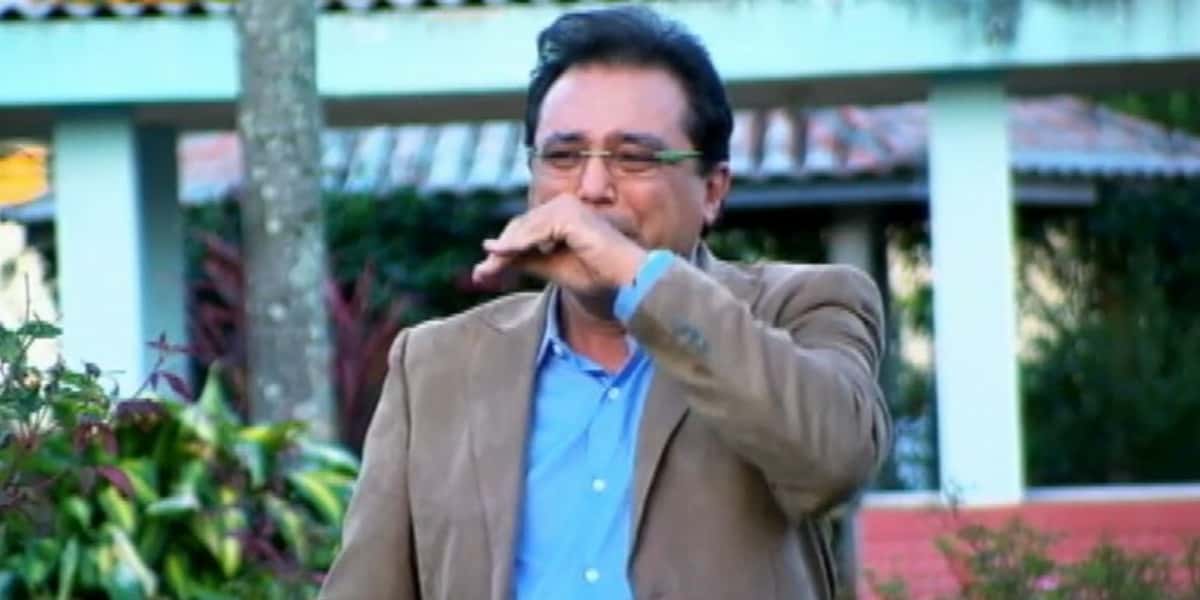 Geraldo Luís já gravou matérias bizarras para o "Domingo Show" (Foto: Reprodução/Record)