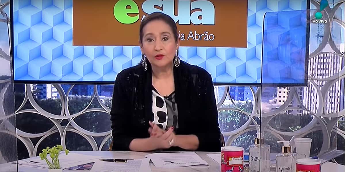 Sonia Abrão é apresentadora do programa "A Tarde É Sua" (Foto: Reprodução / RedeTV!)